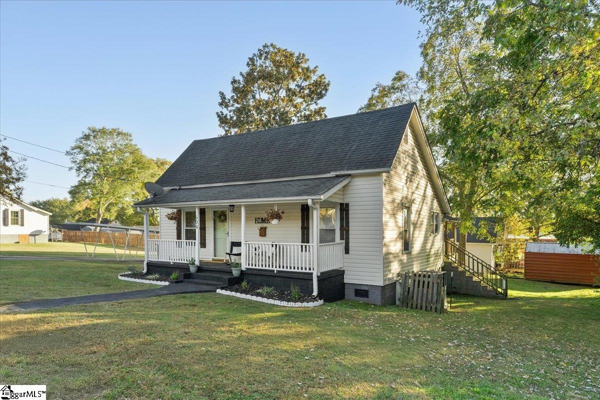 504 Blue Ridge Street Easley, SC 29640 - Photo 3 of 33