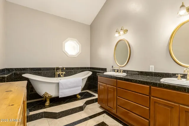 $1,800,000 | 2912 East Houston Avenue, Gilbert, AZ 85234