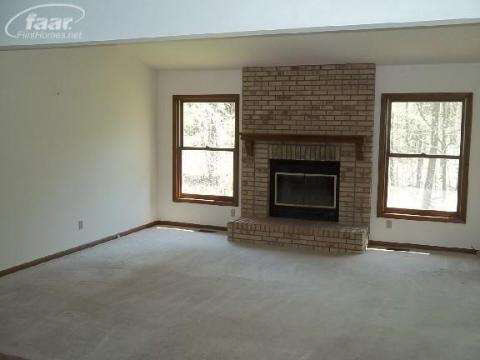 1405 Perry Lake Road Ortonville, MI 48462 - Photo 5 of 10 20243492-4.JPG