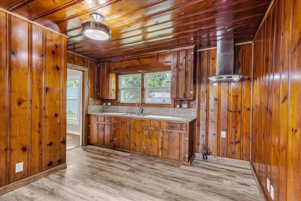 200 Victory Street Bonham, TX 75418 - Photo 7 of 25