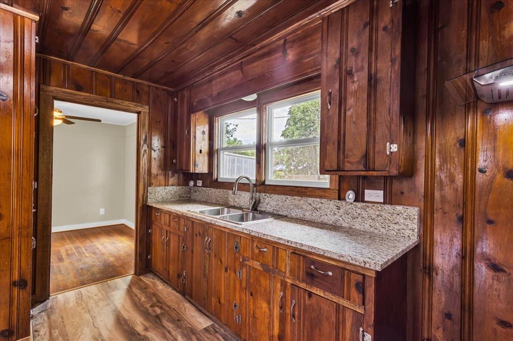 200 Victory Street Bonham, TX 75418 - Photo 8 of 25