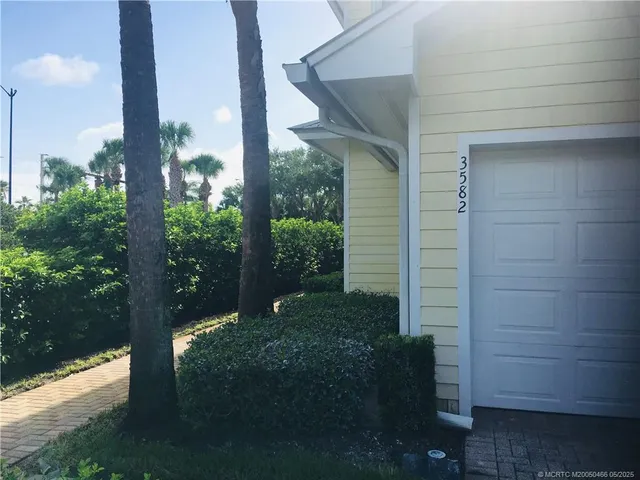 $2,700 | 3582 Southwest Sawgrass Villas Drive, Unit 3A, Palm City, FL 34990