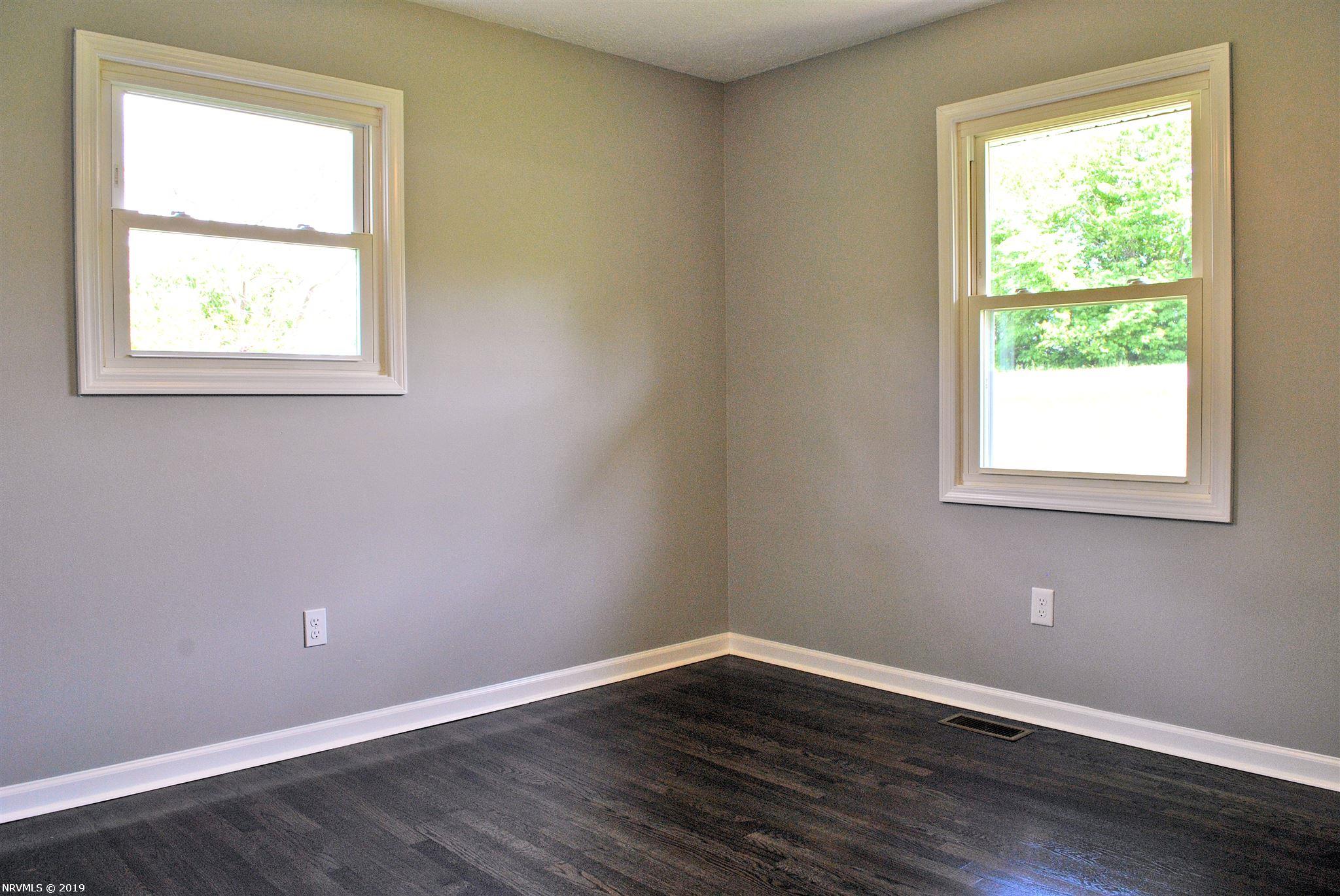 929 Switchback Road Christiansburg, VA 24073 - Photo 23 of 27 Gallery Image 23