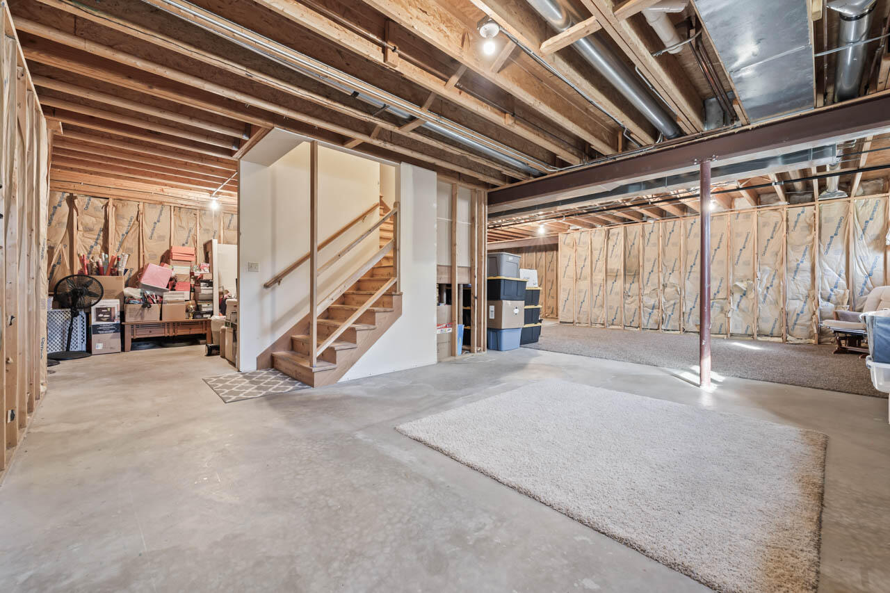 205 North Elgin Street Griffith, IN 46319 - Photo 33 of 43 a view of an front door