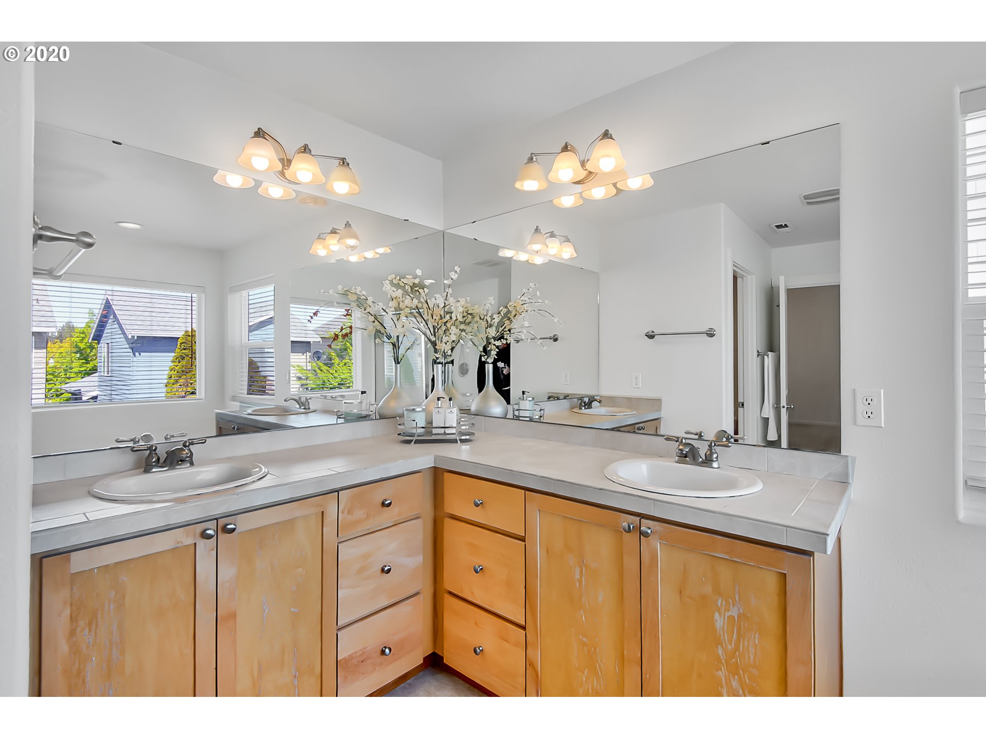 14844 Southwest Citrine Loop Beaverton, OR 97007 - Photo 20 of 26 Bathroom, Attached