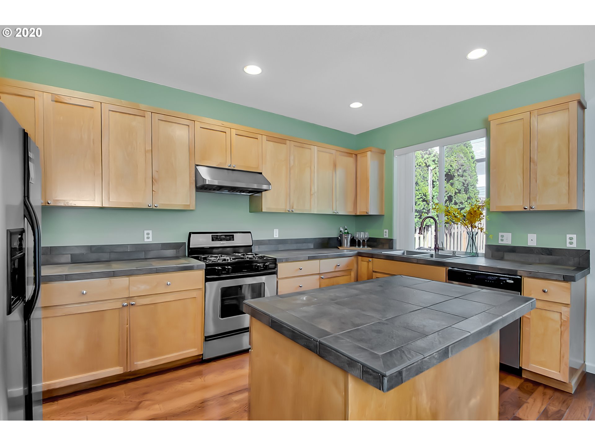 14844 Southwest Citrine Loop Beaverton, OR 97007 - Photo 7 of 26 Kitchen