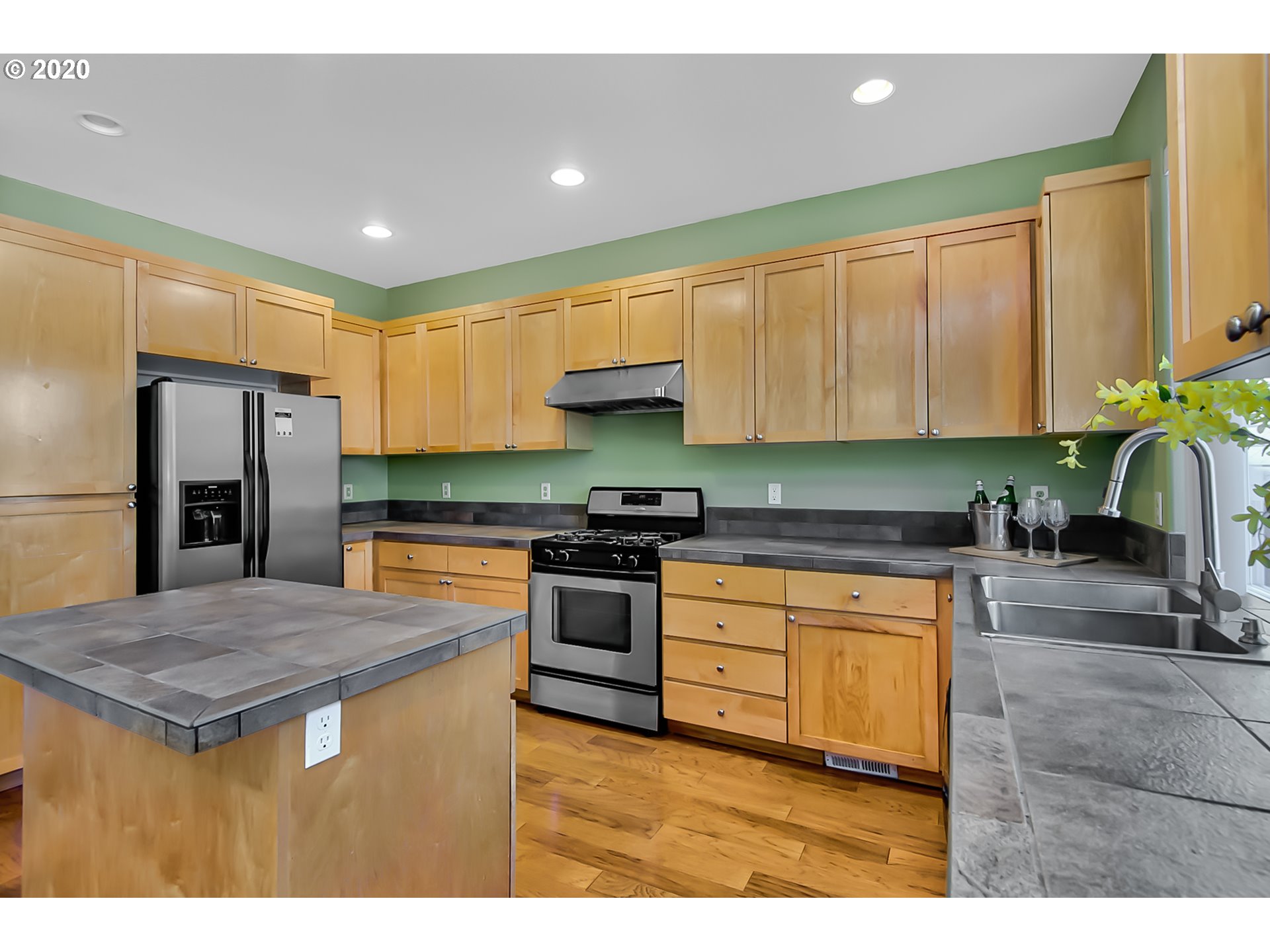 14844 Southwest Citrine Loop Beaverton, OR 97007 - Photo 8 of 26 Kitchen