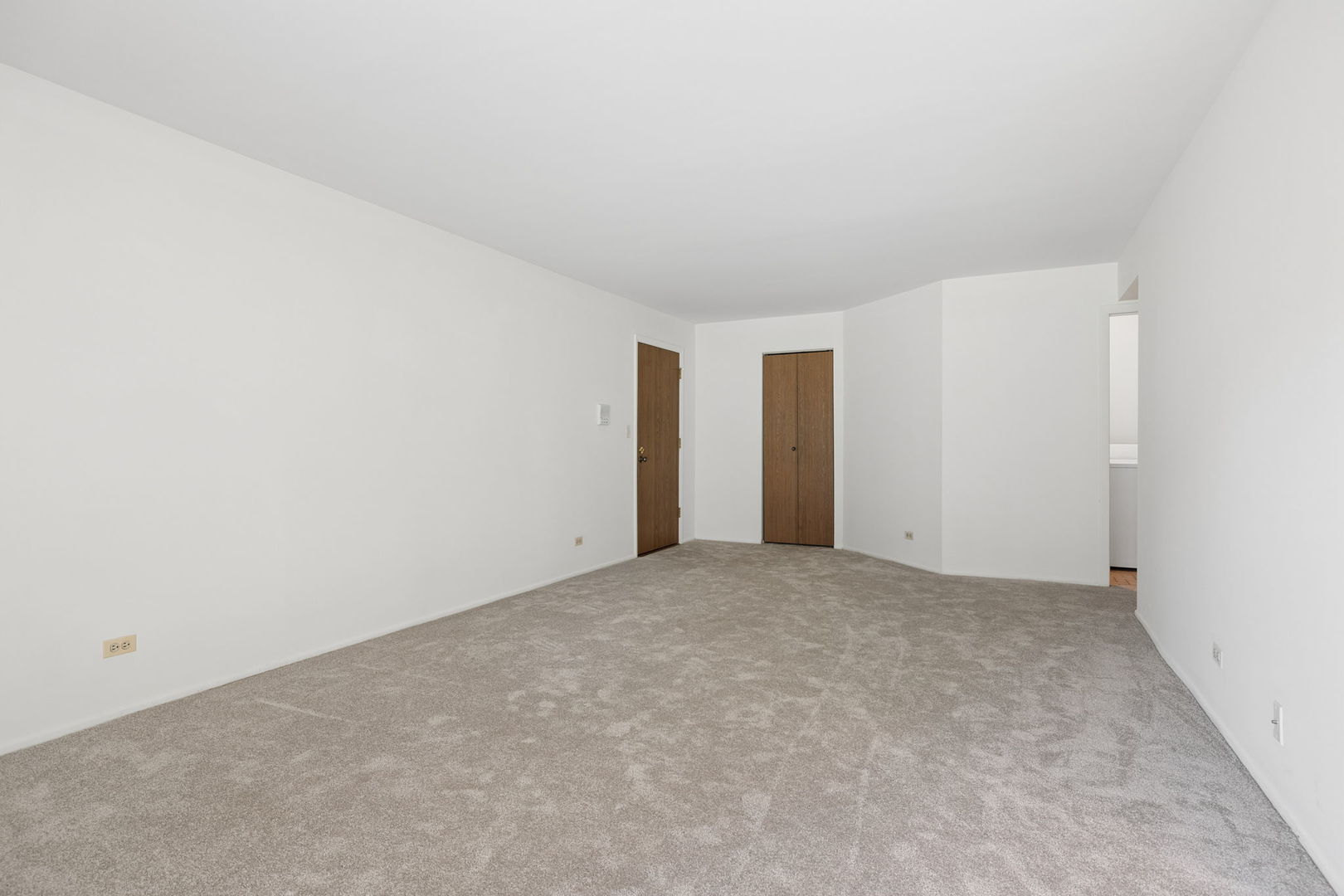 1575 Stonehill Court, Unit A Wheaton, IL 60189 - Photo 5 of 27