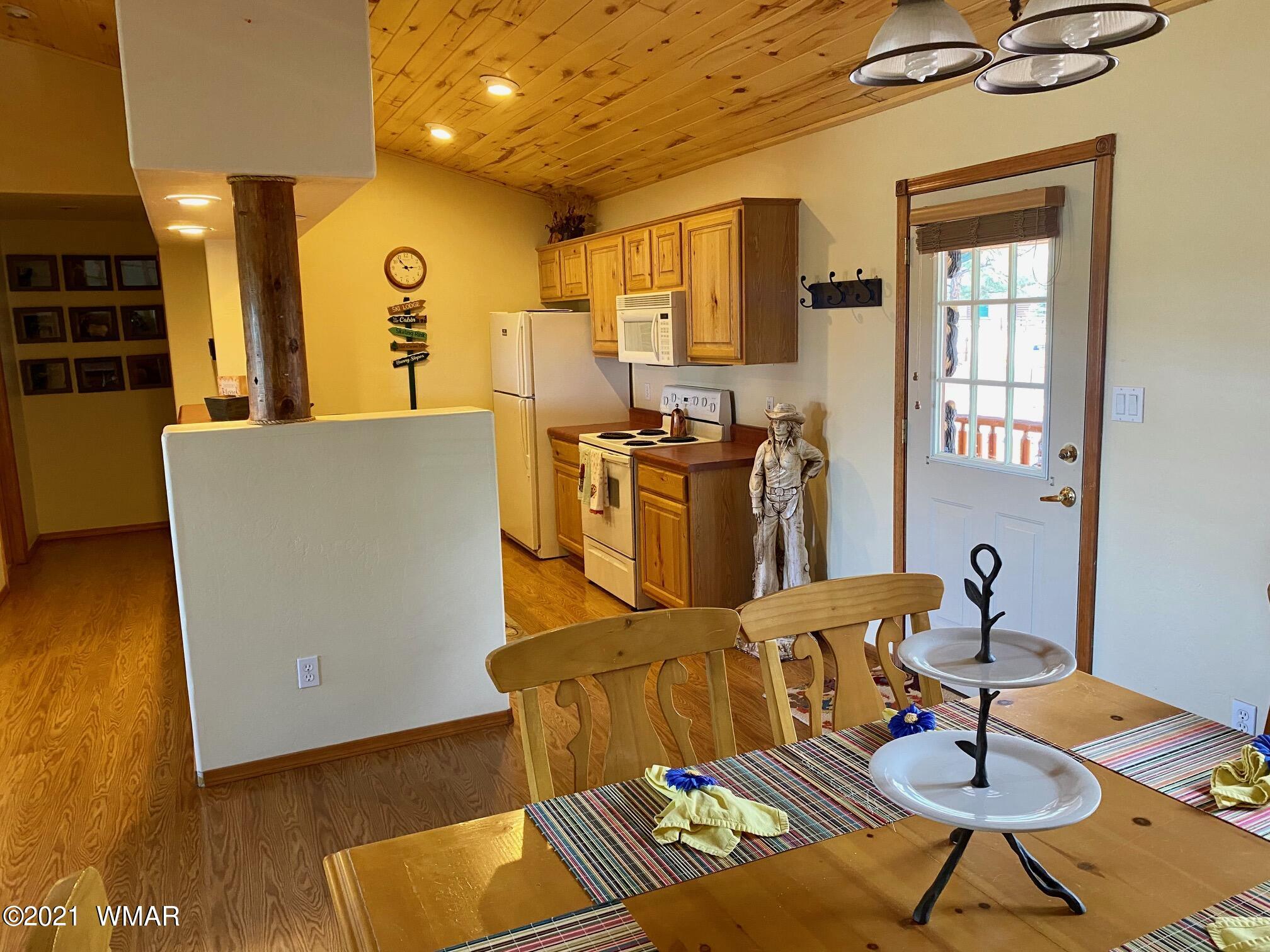 2723 High Pine Loop Overgaard, AZ 85933 - Photo 11 of 28 Gallery Image 11