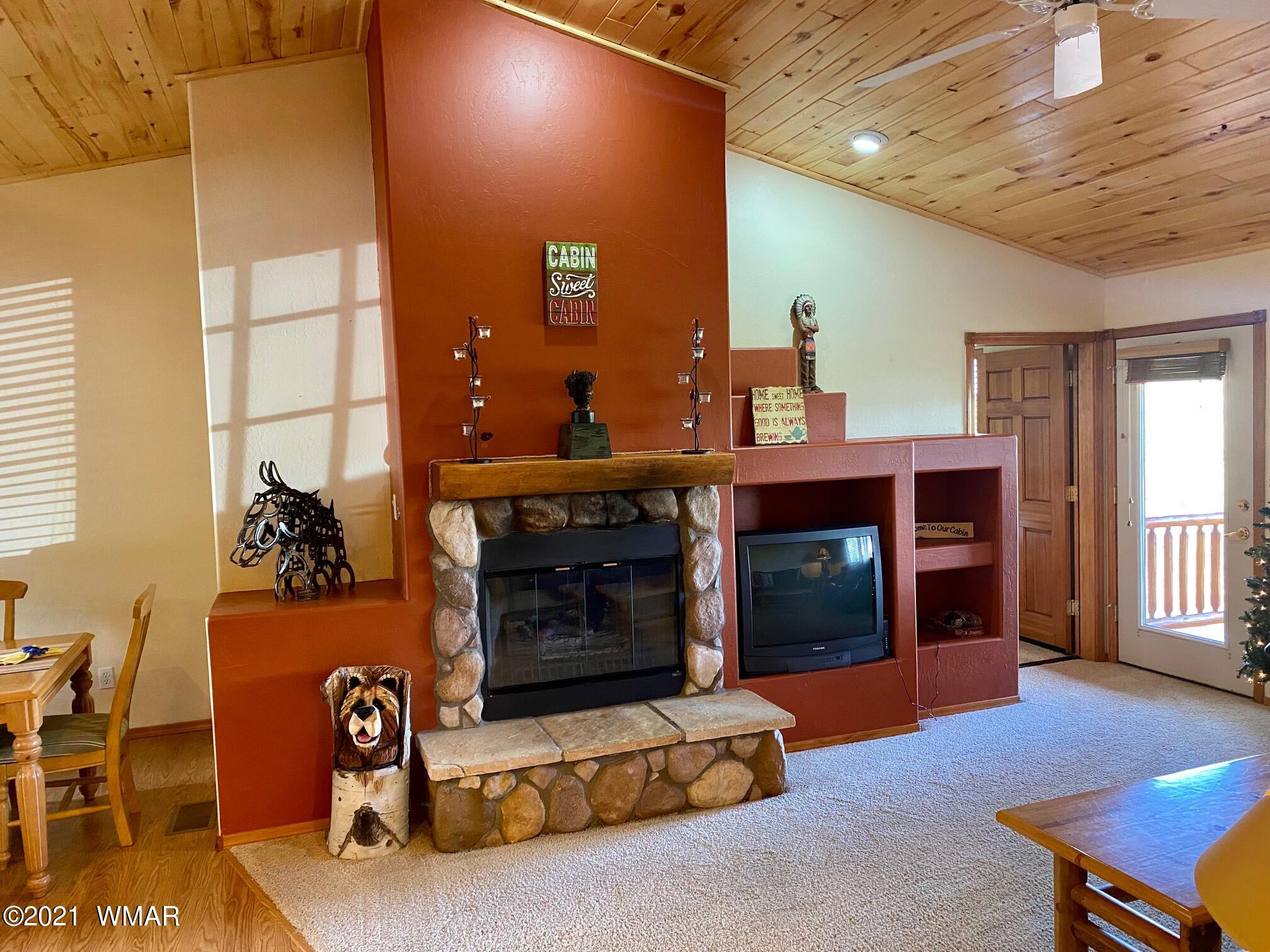 2723 High Pine Loop Overgaard, AZ 85933 - Photo 2 of 28 Gallery Image 2