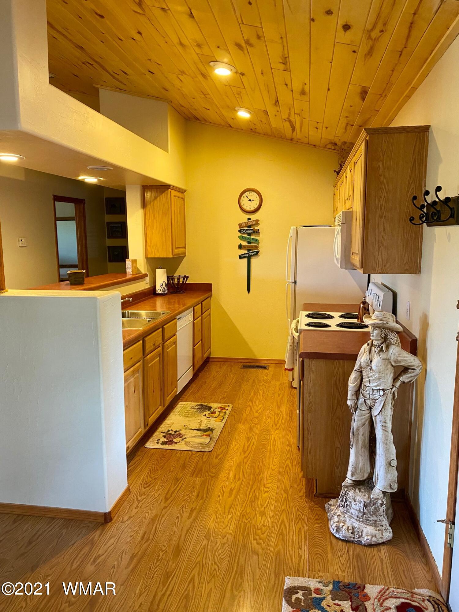 2723 High Pine Loop Overgaard, AZ 85933 - Photo 5 of 28 Gallery Image 5