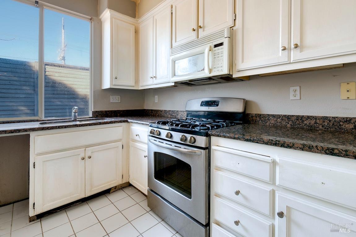 2923 Dall Sheep Lane Santa Rosa, CA 95407 - Photo 10 of 24