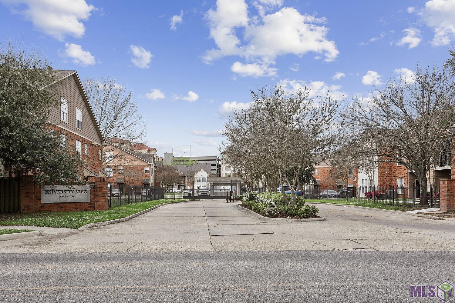 710 East Boyd Drive, Unit 703 Baton Rouge, LA 70808 - Photo 13 of 15 Gated Entrance