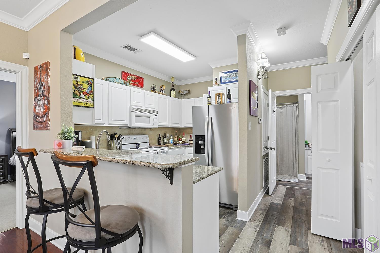 710 East Boyd Drive, Unit 703 Baton Rouge, LA 70808 - Photo 4 of 15 Kitchen
