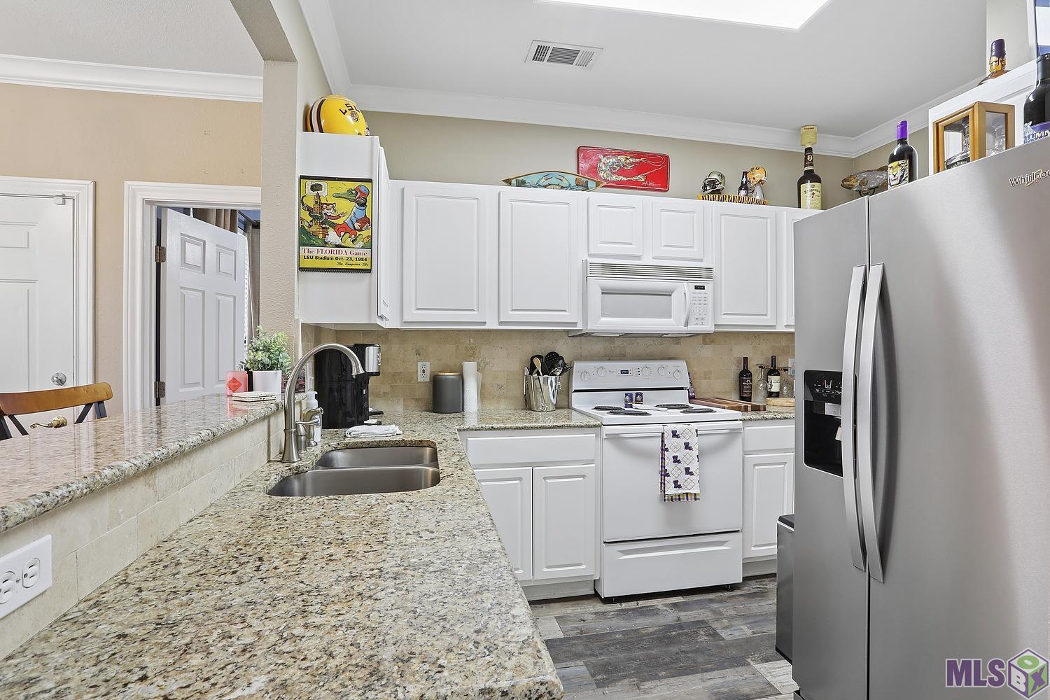 710 East Boyd Drive, Unit 703 Baton Rouge, LA 70808 - Photo 5 of 15 Kitchen