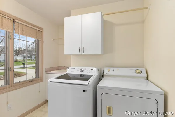 $425,000 | 3841 Summit View Drive Northeast, Grand Rapids, MI 49525