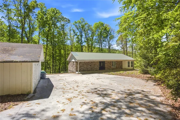 $475,000 | 215 Boxwood Lane, Westminster, SC 29693