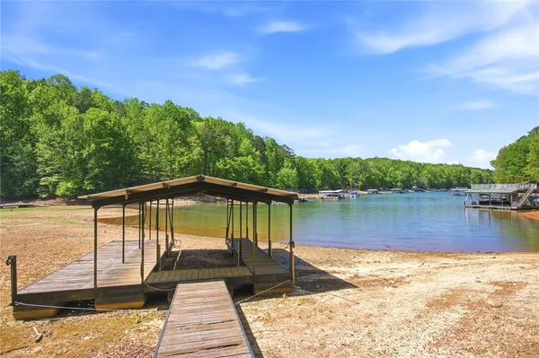 $475,000 | 215 Boxwood Lane, Westminster, SC 29693