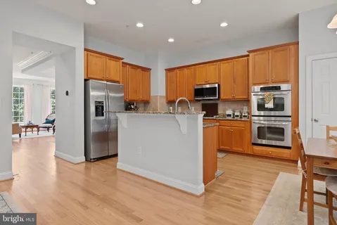 $1,095,000 | 3549 Goddard Way, Alexandria, VA 22304