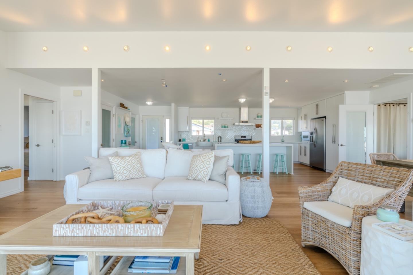 236 Shoreview Avenue Pacifica, CA 94044 - Photo 20 of 61 a living room with furniture and kitchen view