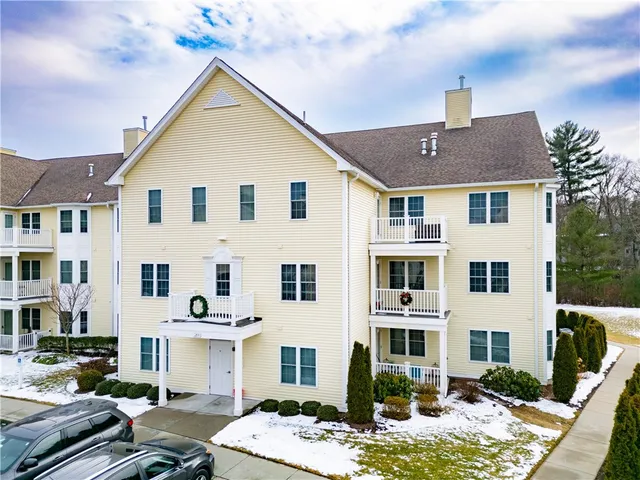 $385,000 | 20 Saw Mill Drive, Unit 306, North Kingstown, RI 02852