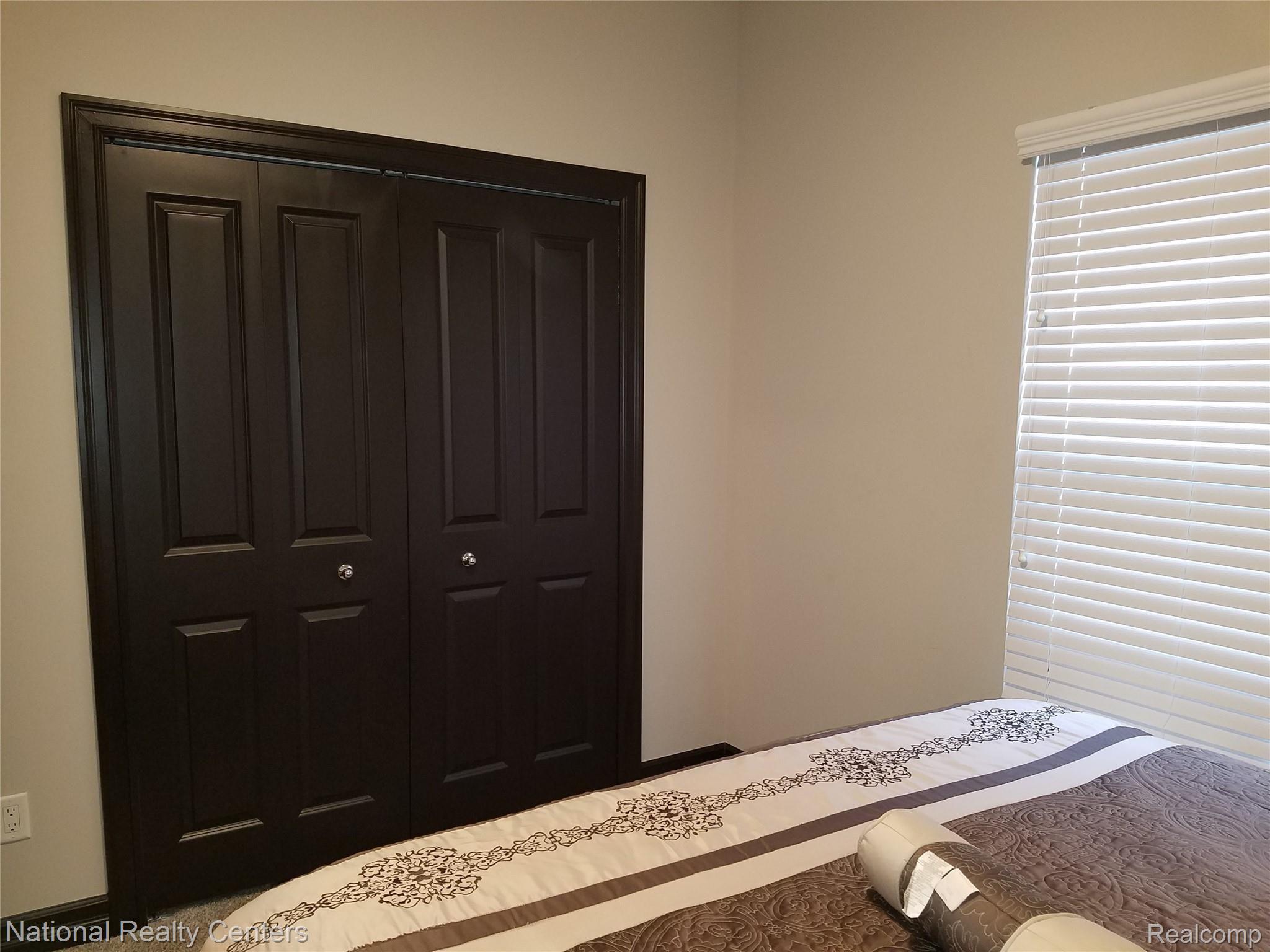 9811 Wayne Road Livonia, MI 48150 - Photo 24 of 47 20201208_103402.jpg