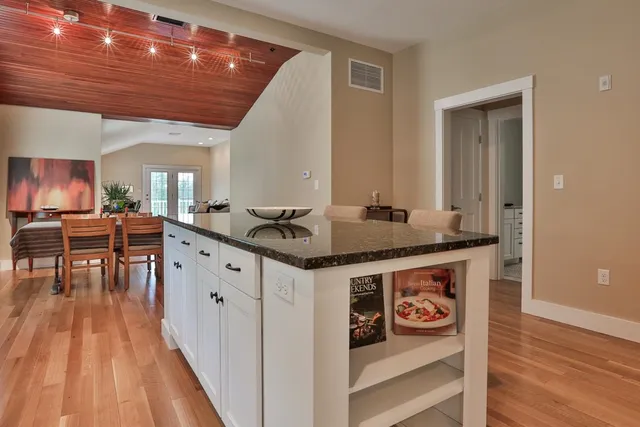 $3,350 | 26 North Main Street, Unit 3, Mont Vernon, NH 03057