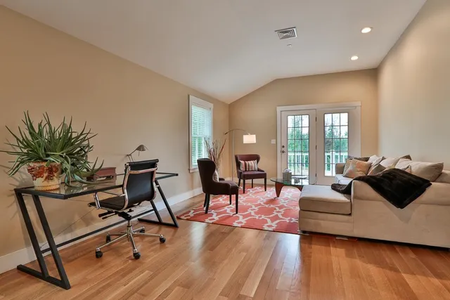 $3,350 | 26 North Main Street, Unit 3, Mont Vernon, NH 03057