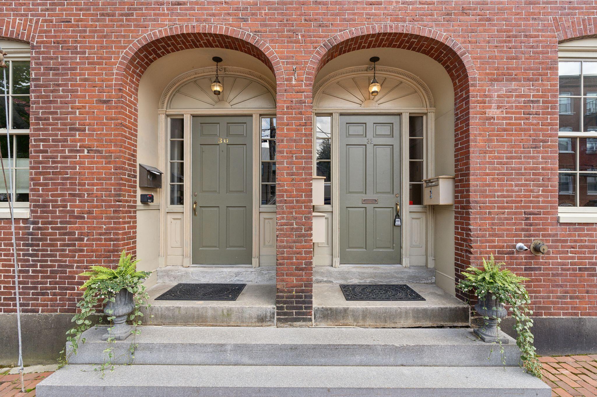 32 Pleasant St 2