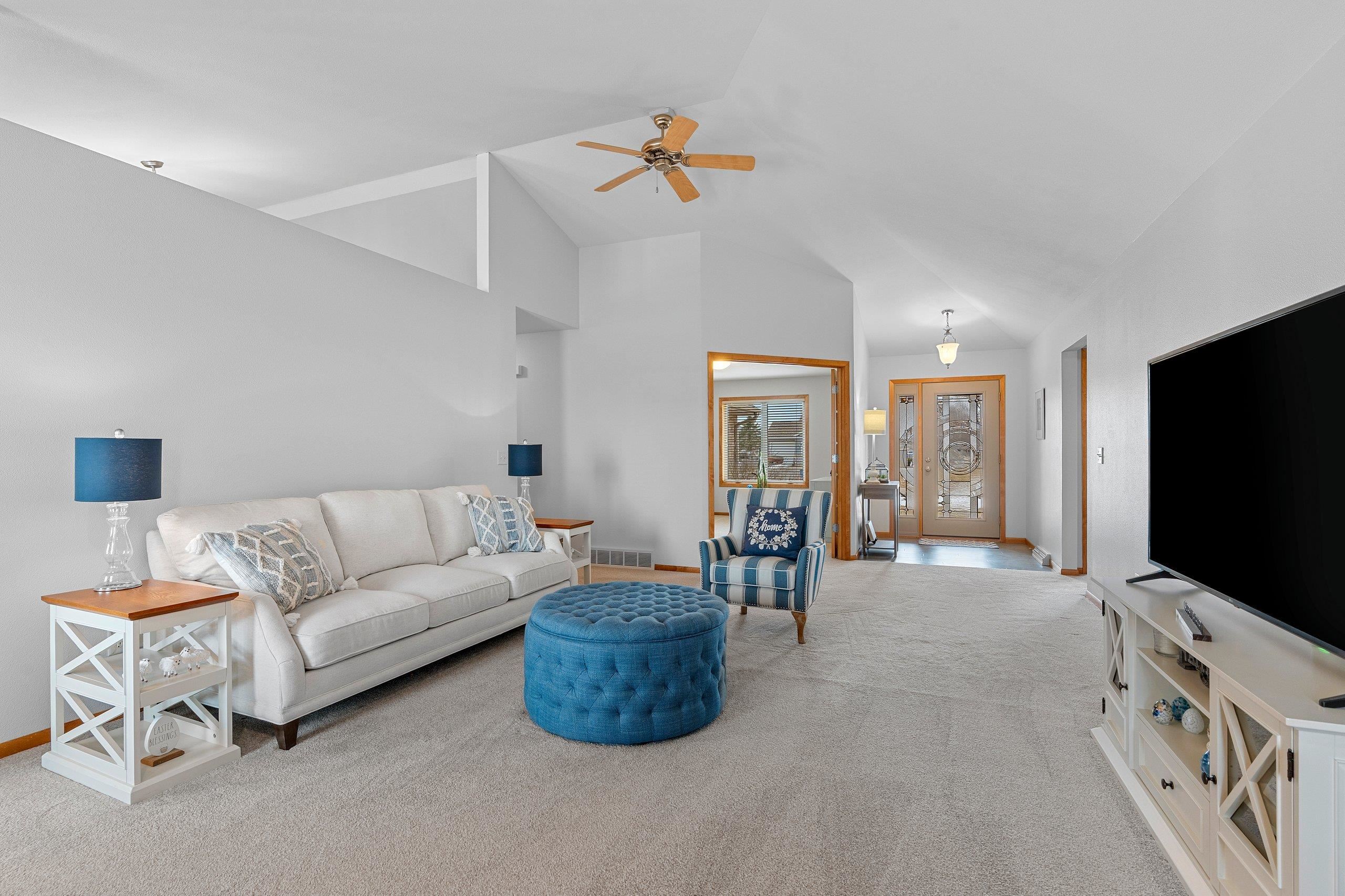 N1916 Rochelle Court Greenville, WI 54942 - Photo 4 of 42