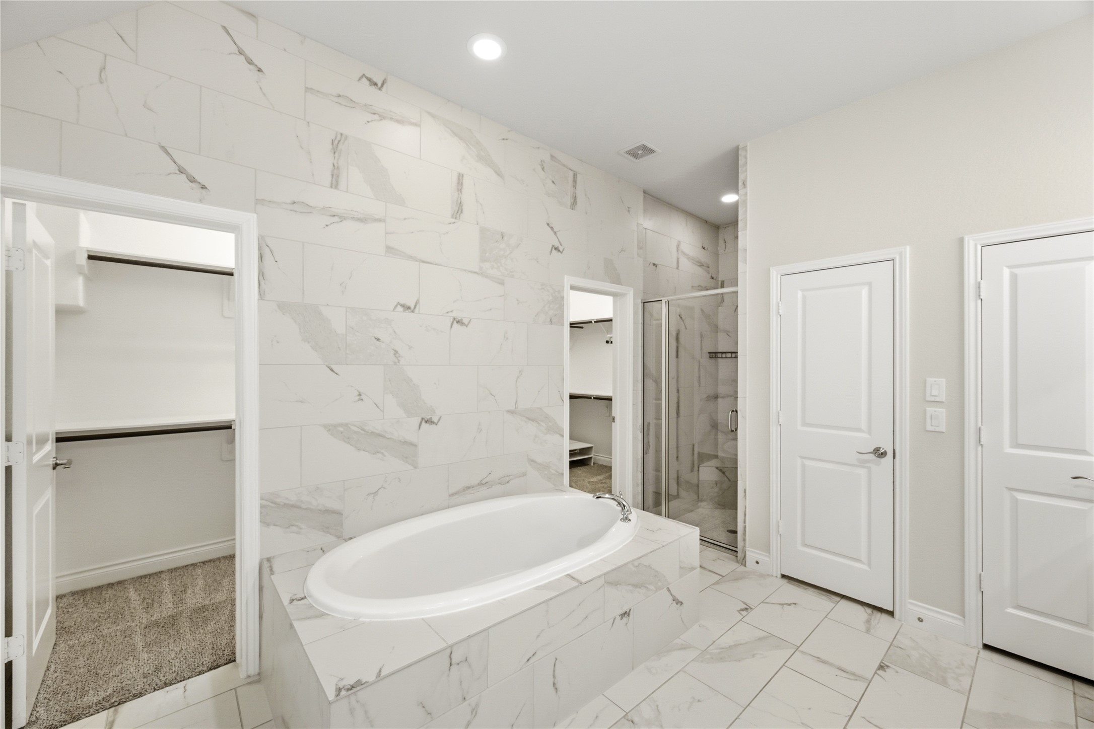 28329 Rabbitt Trail Spring, TX 77386 - Photo 19 of 36 Large tub.