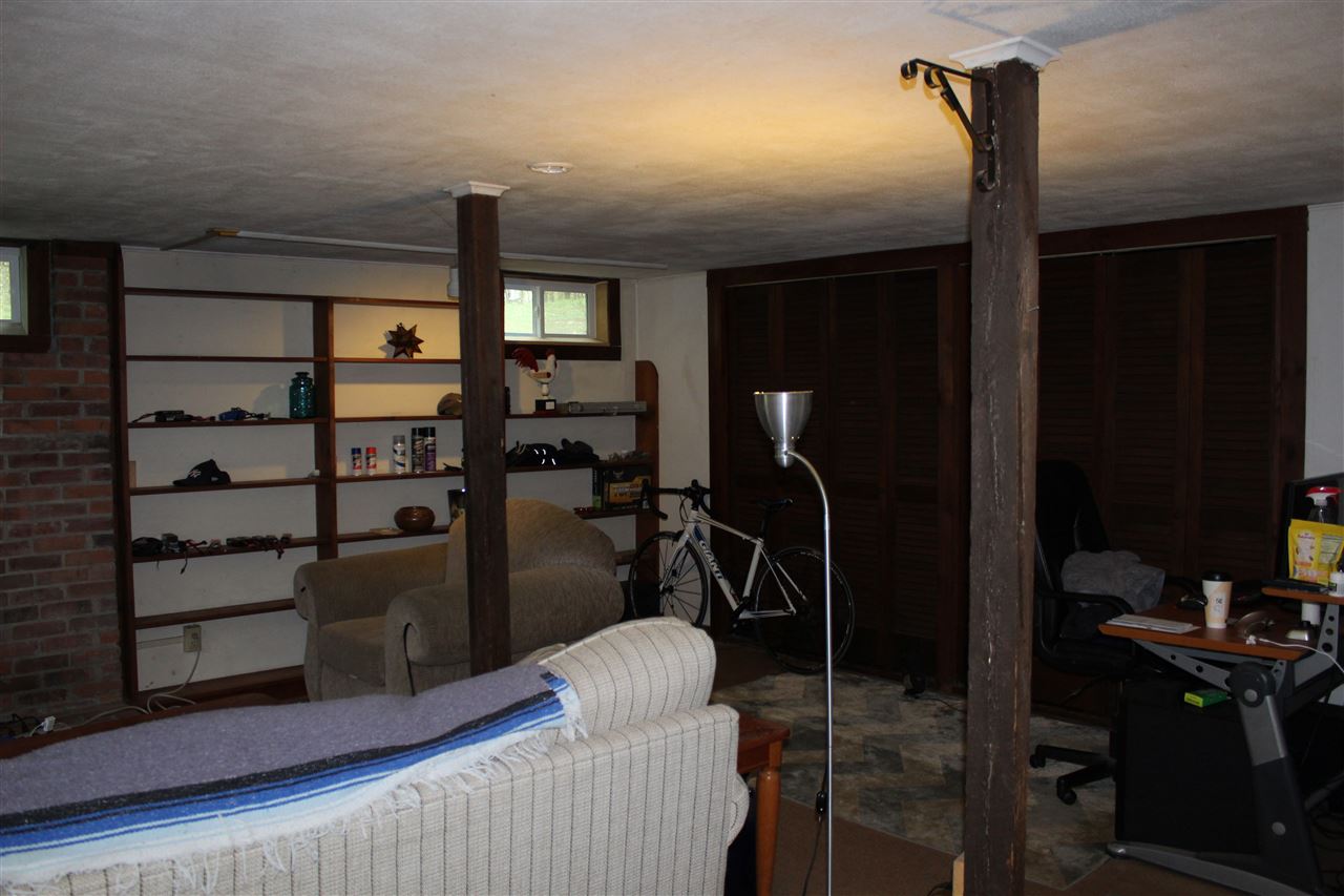 978 Middle Road Dummerston, VT 05301 - Photo 2 of 22