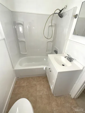 $1,650 | 208 Aquamarine Avenue, Pensacola, FL 32505