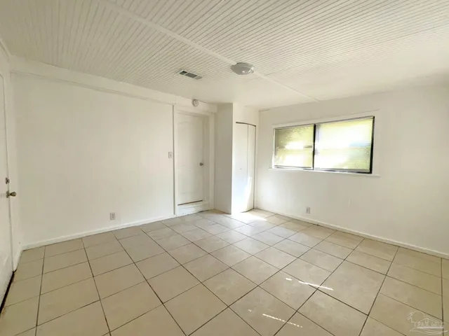 $1,650 | 208 Aquamarine Avenue, Pensacola, FL 32505