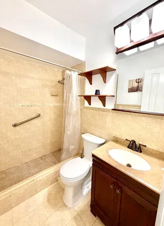 $2,000 | 4050 Northwest 135th Street, Unit 221, Opa-Locka, FL 33054