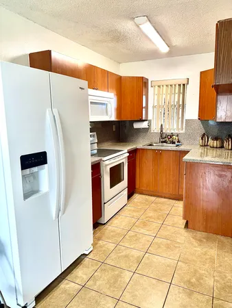 $2,000 | 4050 Northwest 135th Street, Unit 221, Opa-Locka, FL 33054
