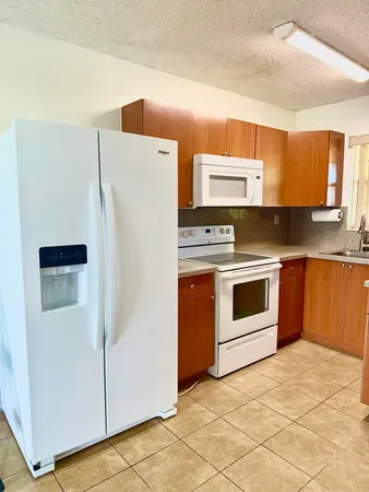 $2,000 | 4050 Northwest 135th Street, Unit 221, Opa-Locka, FL 33054