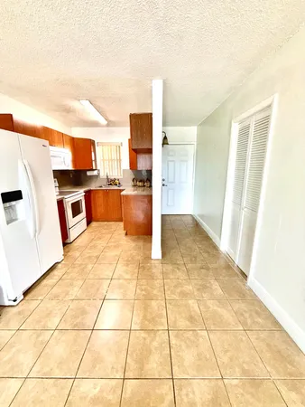 $2,000 | 4050 Northwest 135th Street, Unit 221, Opa-Locka, FL 33054