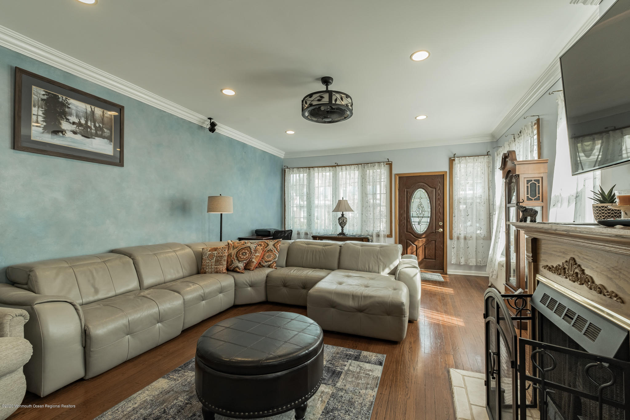 33 Wingra Avenue Rutherford, NJ 07070 - Photo 3 of 24 living room