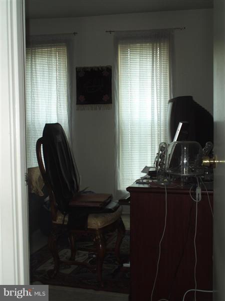 1737 Cy Court Vienna, VA 22182 - Photo 8 of 18 Interior (General)