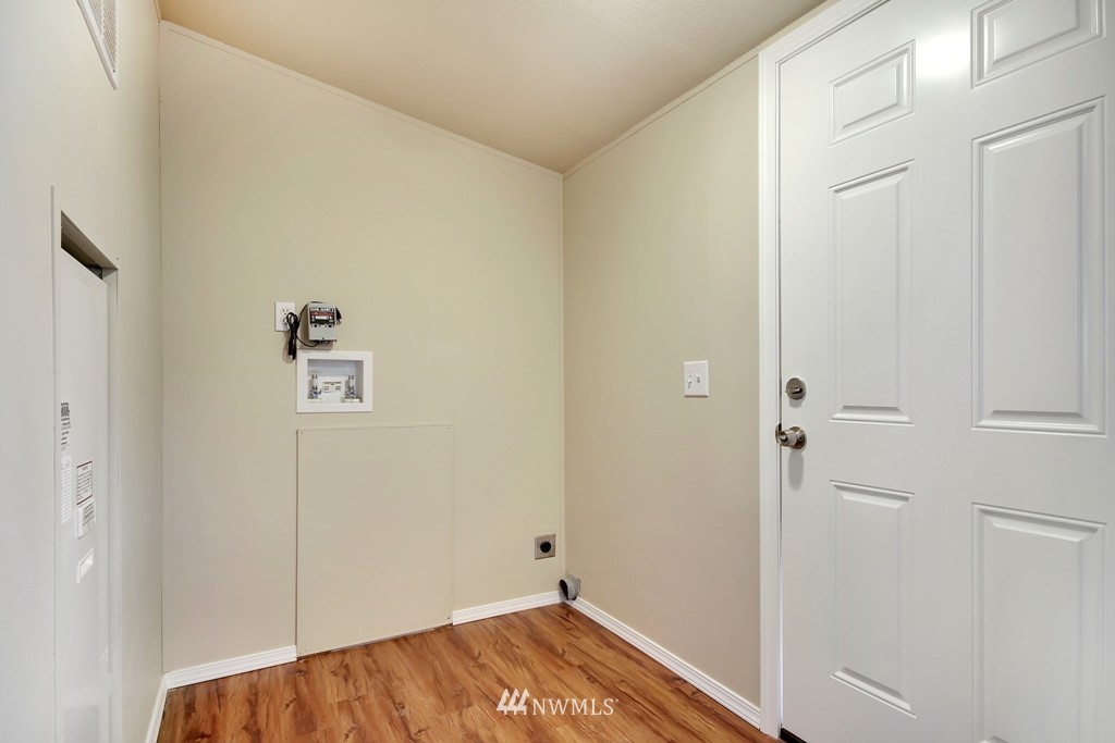 10426 185th Avenue Southwest Rochester, WA 98579 - Photo 9 of 20