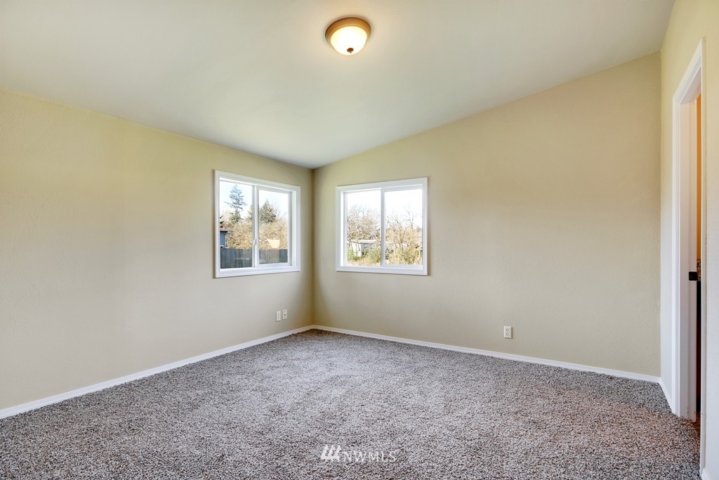 10426 185th Avenue Southwest Rochester, WA 98579 - Photo 10 of 20
