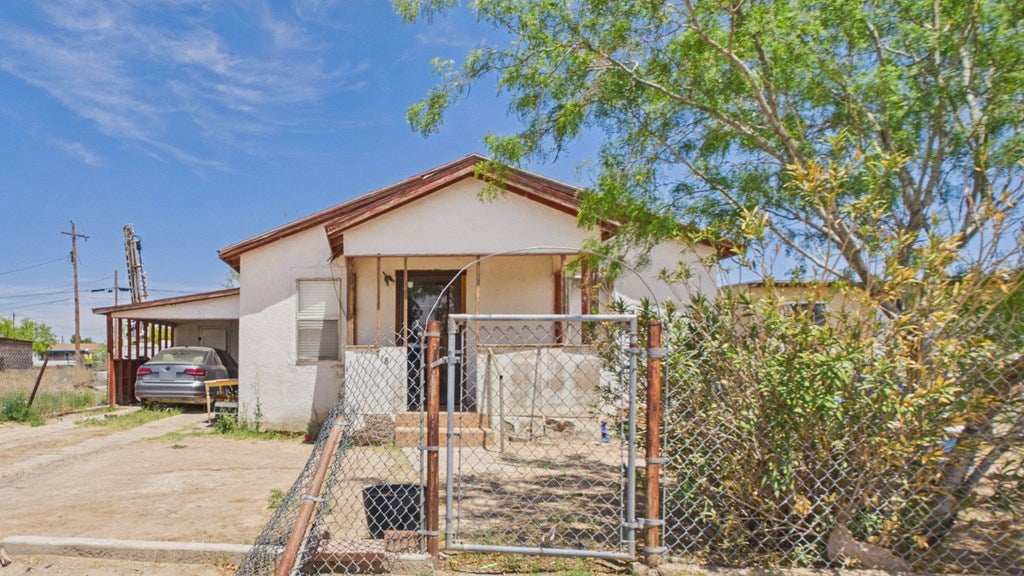 718 South Locust Street Pecos, TX 79772 - Photo 2 of 17 Gallery Image 2