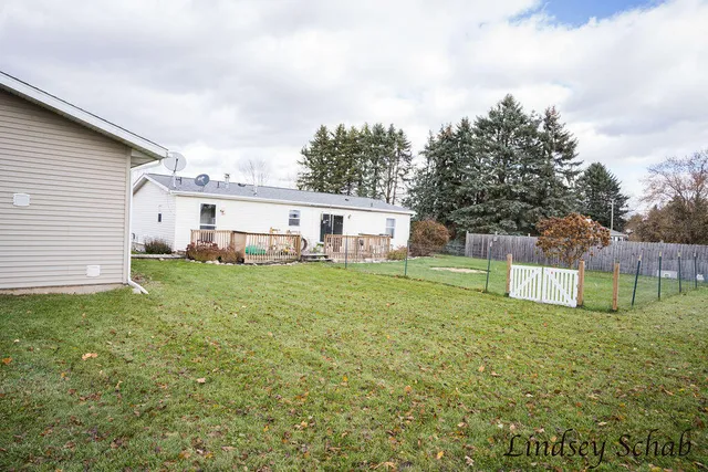 $220,000 | 196 East Peck Lake Road, Ionia, MI 48846