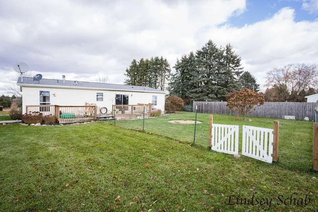 $220,000 | 196 East Peck Lake Road, Ionia, MI 48846