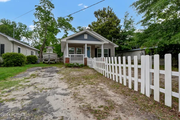 $1,725 | 614 Alabama Avenue, Wilmington, NC 28401