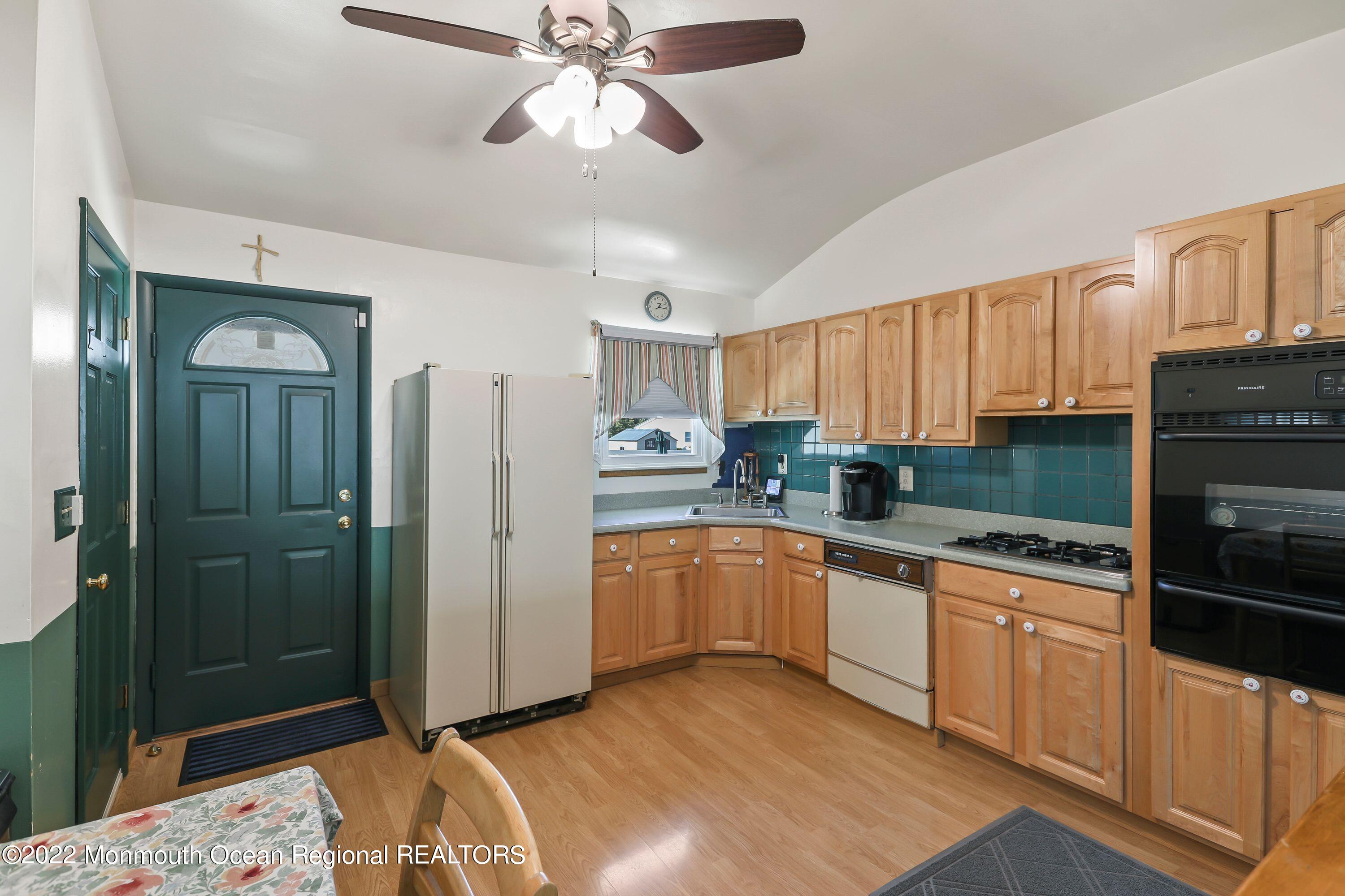 12 Boulevard Keyport Nj 07735 Keyport, NJ 07735 - Photo 6 of 21 Mb7sJ_mU
