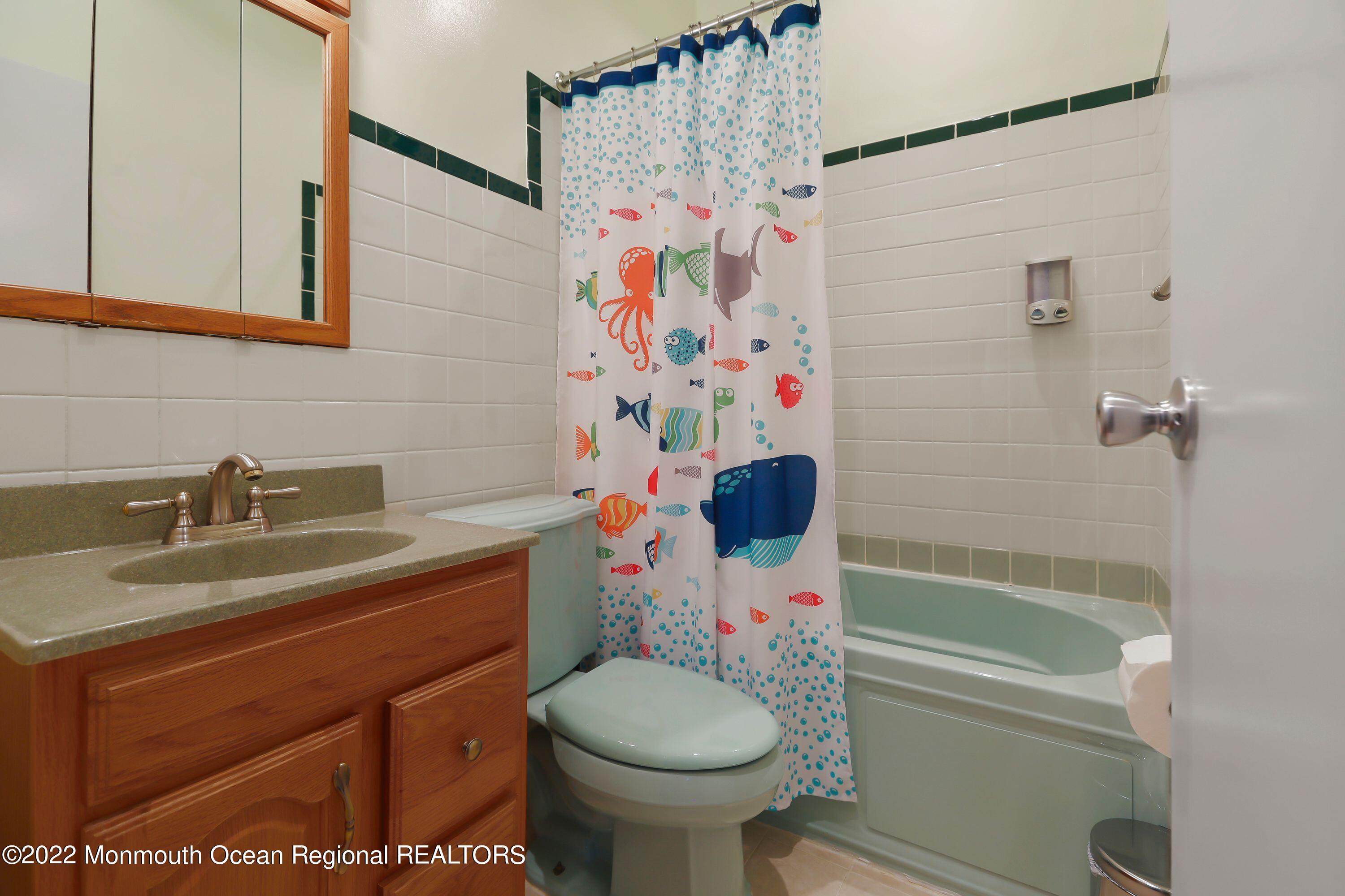 12 Boulevard Keyport Nj 07735 Keyport, NJ 07735 - Photo 9 of 21 LMRBPW4A