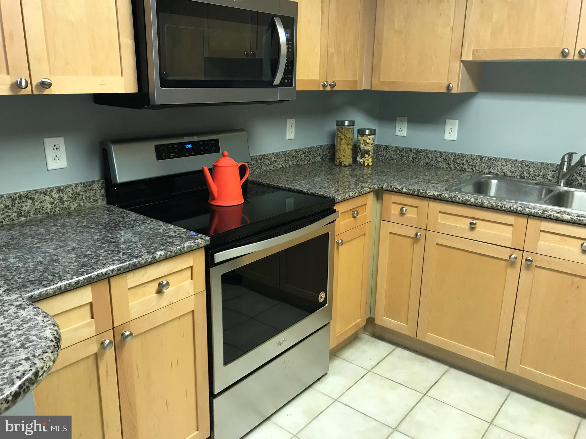777 7th Street Northwest, Unit 308 Washington, DC 20001 - Photo 11 of 25 New Stainless Appliances