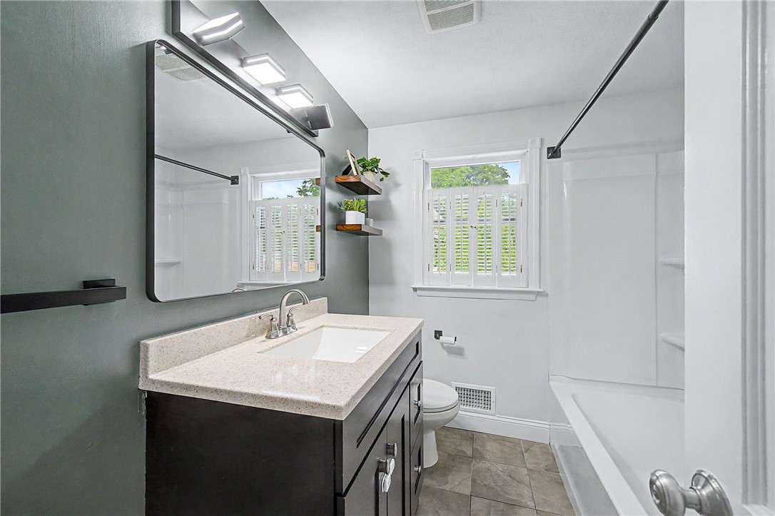 117 Larchmont Road Warwick, RI 02886 - Photo 24 of 44